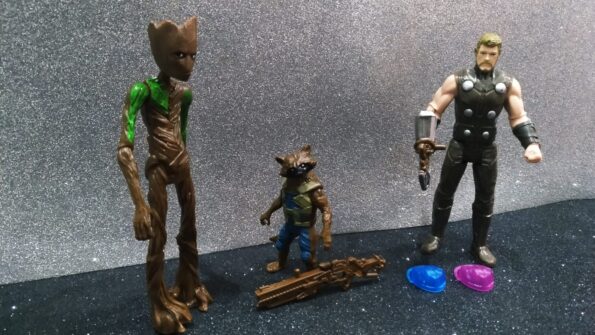 Coleção Bonecos Vingadores Avengers Legends Cc019 – Thor Grut E Racket Raccoon (2)