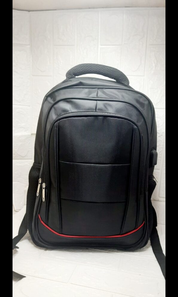 mochila notebook impermeavel 18 id-3836m com saida usb e fone-preto3